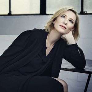 JK制服自慰逼逼
