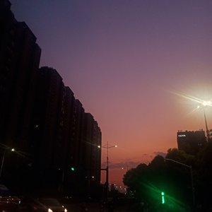 JK制服自慰逼逼
